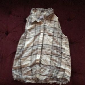 Girls gray plaid sleeveless shirt